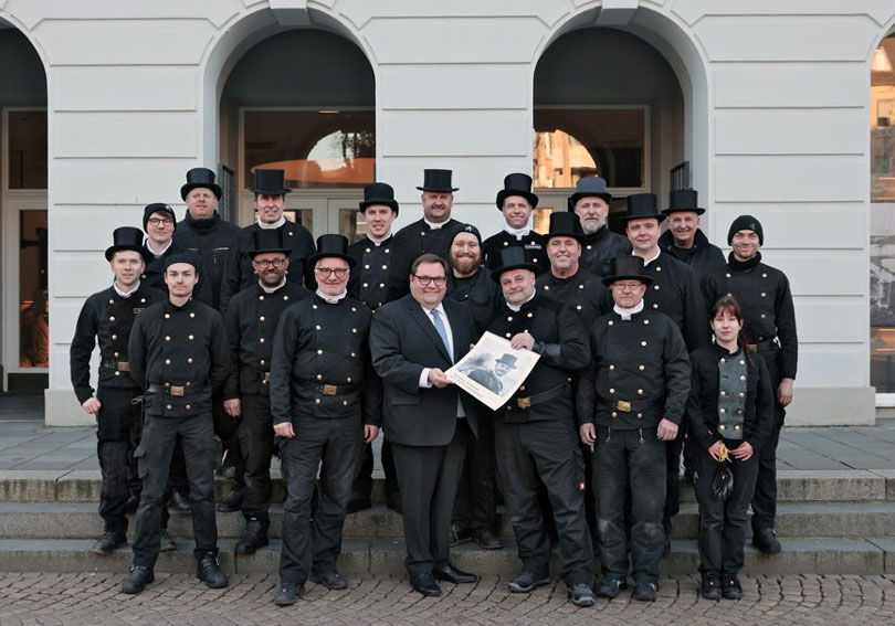 Krefelder Schornsteinfegerinnen und Schornsteinfeger überbringen Neujahrgrüße